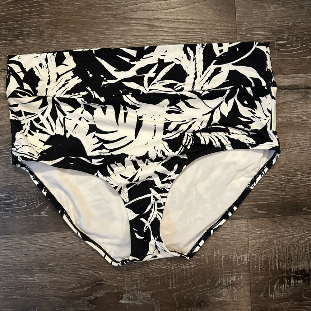 Catalina Bikini Bottom size Large